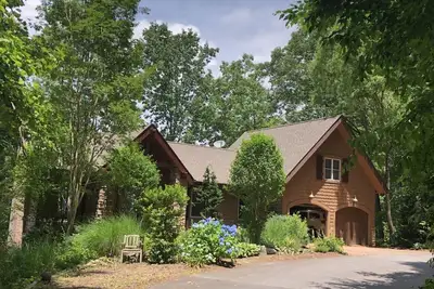 Image de Asheville Area Mountain Home