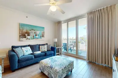Image de 2nd Floor Elegant, Spacious Condo At Waterscape Waterfall, Lazy River
