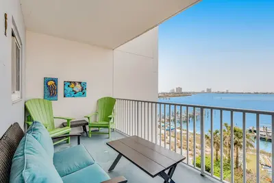 Image de 4th Floor Condo, On-Site Pool, Amazing View, Beach-Front