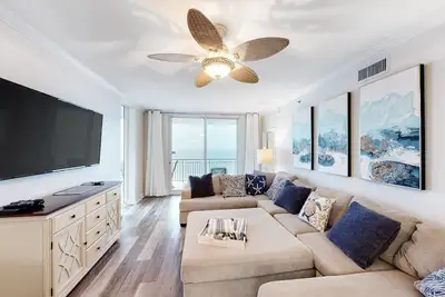 Image de 4th-floor Gulf-front condo with pools - near entertainment
