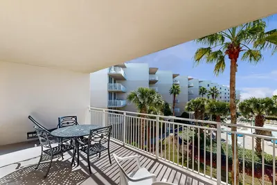 Image de 4th Floor Warm, Welcoming Condo On Okaloosa Island Waterfall, Lazy River