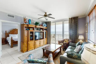 Image de 3rd Floor Cute Gulf Front Condo Pools Onsite, Nearby Dining