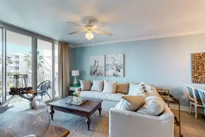 Image de 3rd Floor Inviting Condo On Okaloosa Island 490 Feet Of Private Beach