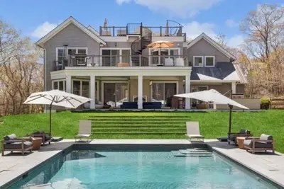 Image de Cozy Summer Vacation Home In Amagansett, 1 mile  from the town and beach.