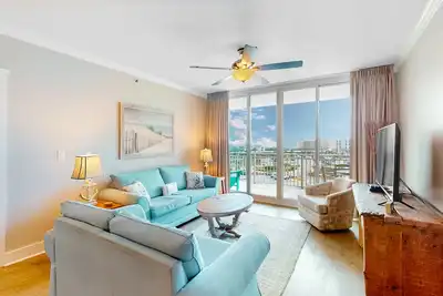 Image de Picturesque condo with pool, 2 hots tubs & gym - spacious balcony, washer/dryer