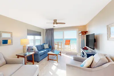 Image de Condo with sweeping panoramic views of the Gulf, two beach chairs & umbrella