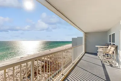 Image de Seventh floor condo with ocean view, washer/dryer, and pool - walk to dining