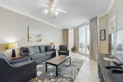 Image de 11th-floor, Gulf-front condo with views, pools, hot tub & tennis