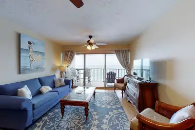 Image de Gulf Front condo with community pool & free WiFi