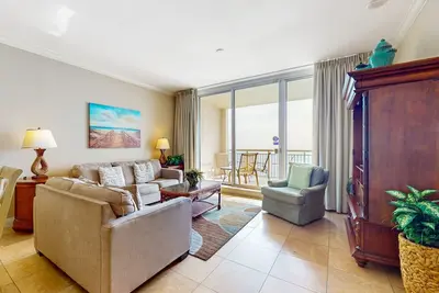 Image de Gulf-front condo with views, pools, hot tub & tennis