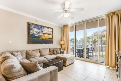 Image de Ground-Floor Condo At Waterscape 490 Feet Of Private Beach