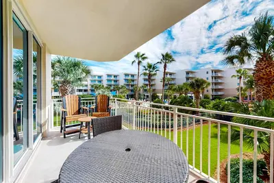 Image de Condo On Okaloosa Island Children's Playground, 2 Hot Tubs