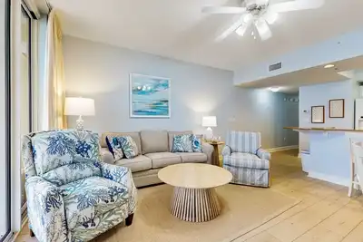 Image de Upgraded 5th-floor condo with direct Gulf views & Gulfside pool - steps to beach