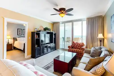 Image de 6th Floor Inviting Condo At Waterscape 490 Feet Of Private Beach