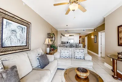 Image de Sixth floor Summer Place condo w/ beach access, shared pool, and more