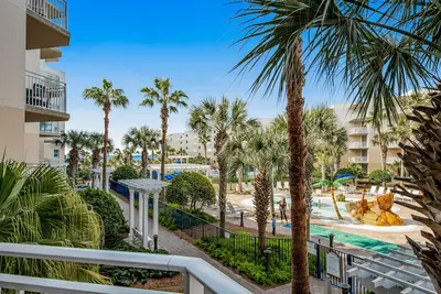 Image de 2nd Floor Condo At Waterscape 490 Feet Of Private Beach