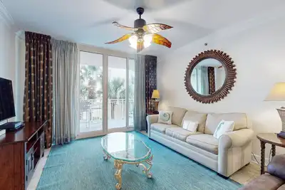 Image de 2nd Floor Warm, Welcoming Condo At Waterscape Playground, 2 Hot Tubs