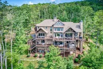 Image de Boulder Creek at Eagles Nest - Huge Custom Home - Hot tub - Live Like A King!