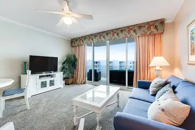 Image de 6th Floor Cozy, 'At Home' Condo At Waterscape Steps To Beach Lazy River