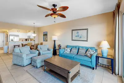 Image de Gorgeous 11th-floor condo directly on beach with Gulf-front pool