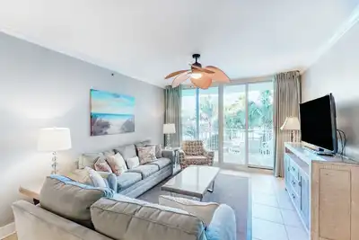 Image de 2nd Floor Condo At Waterscape Steps To Beach Lazy River