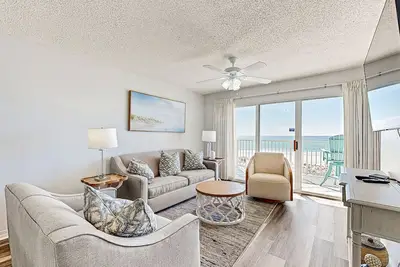 Image de Gulf-front condo with outdoor pool & tennis - short drive to entertainment