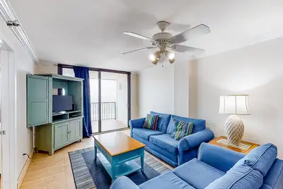 Image de 5th Floor Gulf-Front Condo In Navarre Beach with Shared Pool