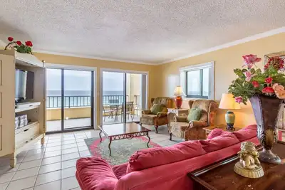 Image de Spacious 5th-floor condo with sweeping views of the Gulf - steps to beach