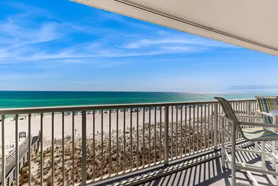 Image de Beachfront condo with pool, huge balcony, W/D & central Ac - drive to dining
