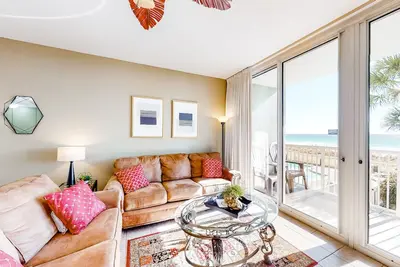 Image de Gulf-Front Condo On Okaloosa Island Steps To Beach w/ Seasonal Beach Service