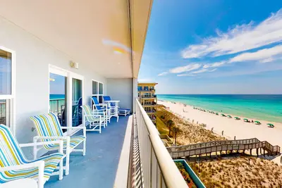 Image de Oceanfront condo with washer/dryer, pool access, ocean view, and central Ac