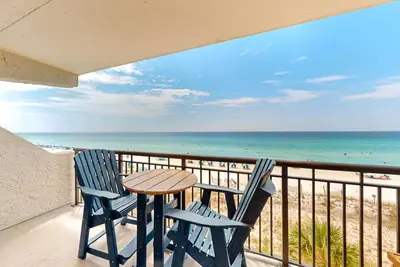 Image de Cozy Gulf-front condo with beach service, pool, tennis & fitness room