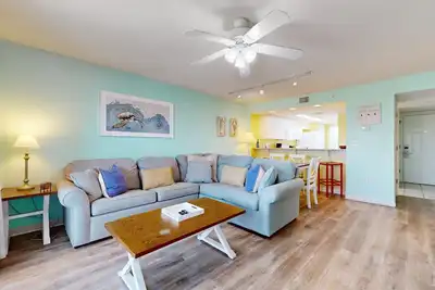 Image de Comfortable Vacation Rental On Okaloosa Island, On The Beach, On-Site Pool