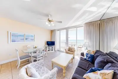 Image de Spacious coastal condo on Okaloosa Island with Gulf-front views - steps to beach