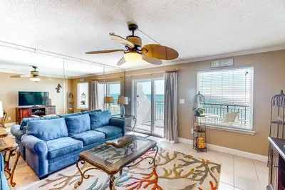 Image de Seventh-floor oceanfront condo with pool access, ocean view, & central Ac
