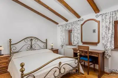 Image de Rona Stone house Janja nr 1