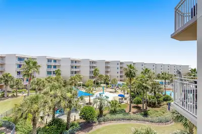 Image de 5th Floor Beautifully Decorated Condo At Waterscape Waterfall, Lazy River