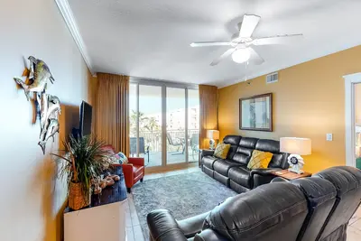 Image de Inviting Tropical Condo At Waterscape w/ Shared Pool & Hot Tub - Private Beach