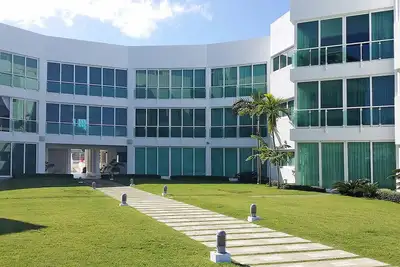 Image de Groundfloor 3bd Condo on sandy beach, waiting for retired snowbirds!