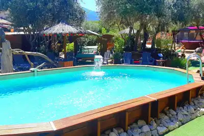 Image de Villa f4 en rez de jardin vue piscine location adaptée à des vacances en famille