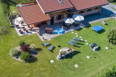 Image de Chalet pour 15 pers - moderne, grand jardin, proche des pistes et spa privé