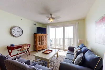 Image de Spacious, 8th-floor Gulf-front home with resort pool - close to dining