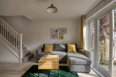 Image de Pass the Keys | Peaceful terrace house with allocated parking bay