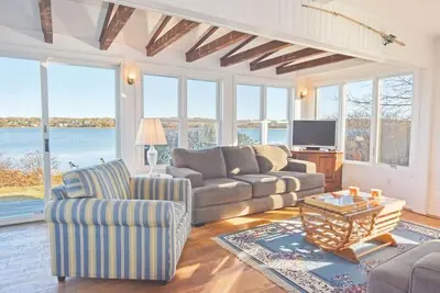 Image de Waterfront amazing views near beaches!