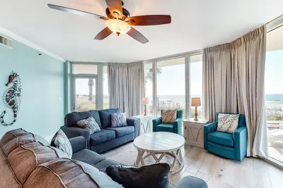 Image de Exquisite, Gulf-front, 1st-floor condo At Waterscape Waterfall, lazy river