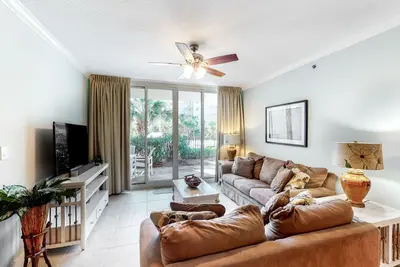 Image de 2nd Floor Upscale Condo At Waterscape 490 Feet Of Private Beach