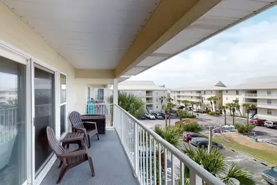 Image de 3rd Floor Spacious Condo Close To Entertainment, Shared pool, Wifi