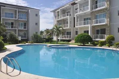 Image de Seniors-friendly 2bd 2bth groundfloor central condo, pool Wifi cable Tv