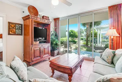 Image de 2nd Floor Cozy Condo At Waterscape 490 Feet Of Private Beach