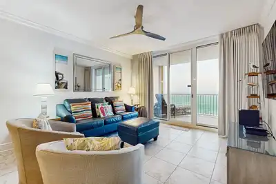 Image de Modern, Beachfront Condo w/ Shared Pools, Nearby Activities, Shops, Restaurants
